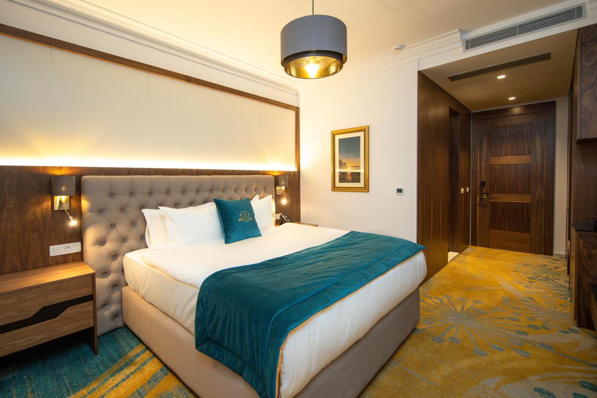 Boge Grand Hotel Belushi מראה חיצוני תמונה