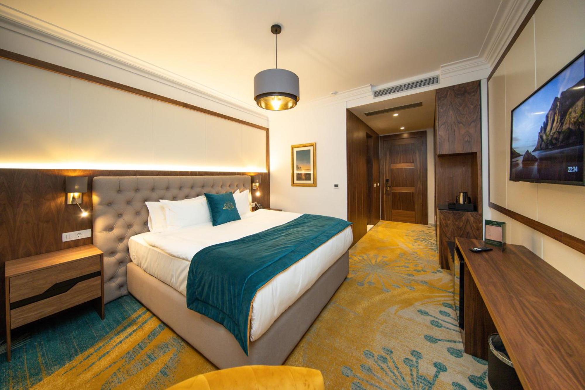 Boge Grand Hotel Belushi מראה חיצוני תמונה