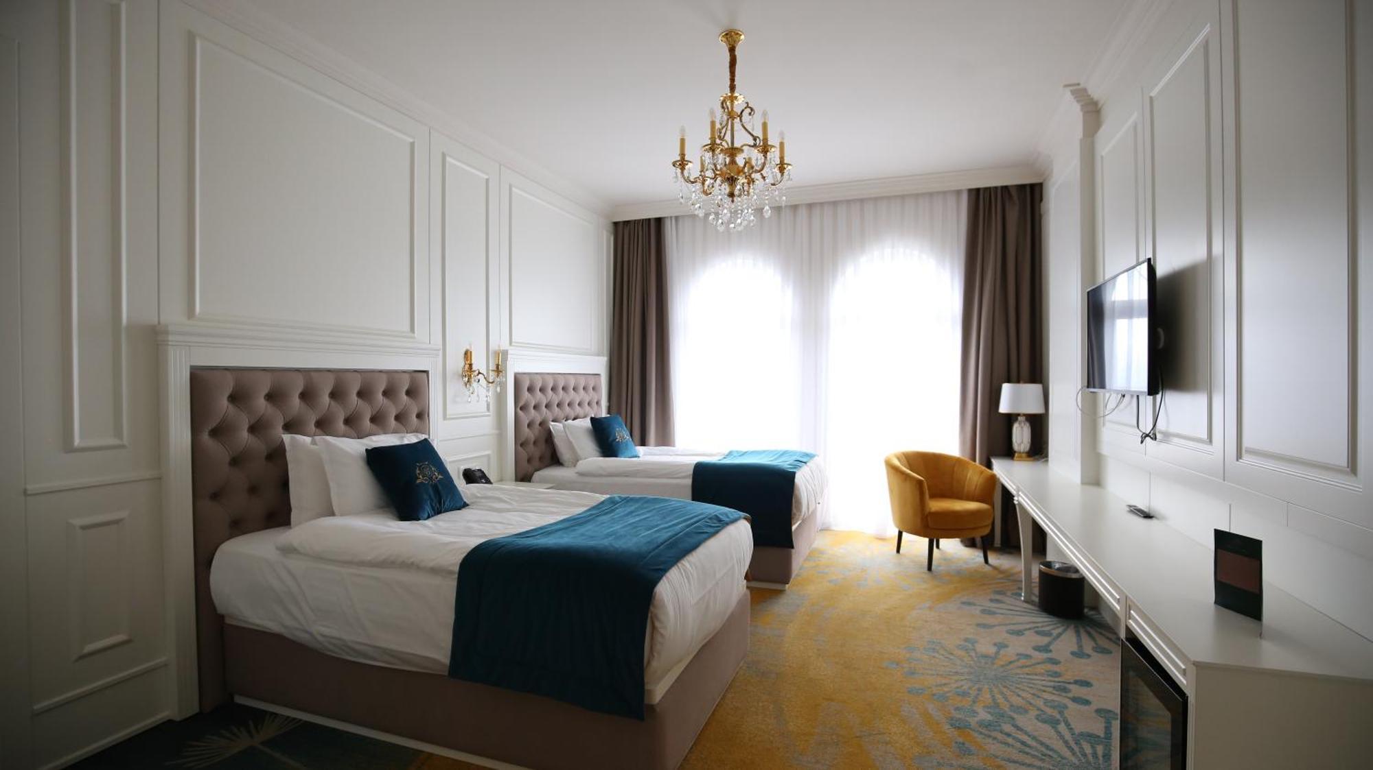 Boge Grand Hotel Belushi מראה חיצוני תמונה