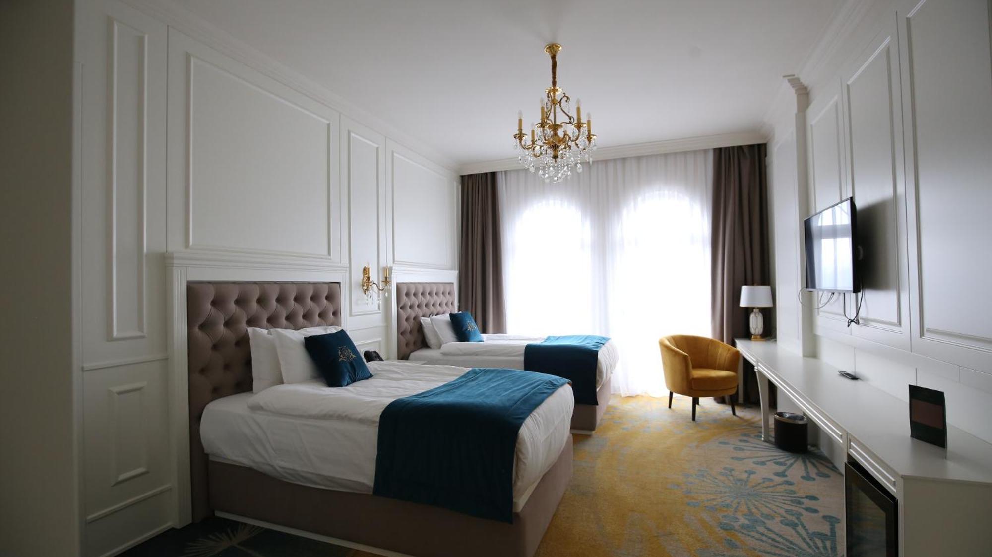 Boge Grand Hotel Belushi מראה חיצוני תמונה