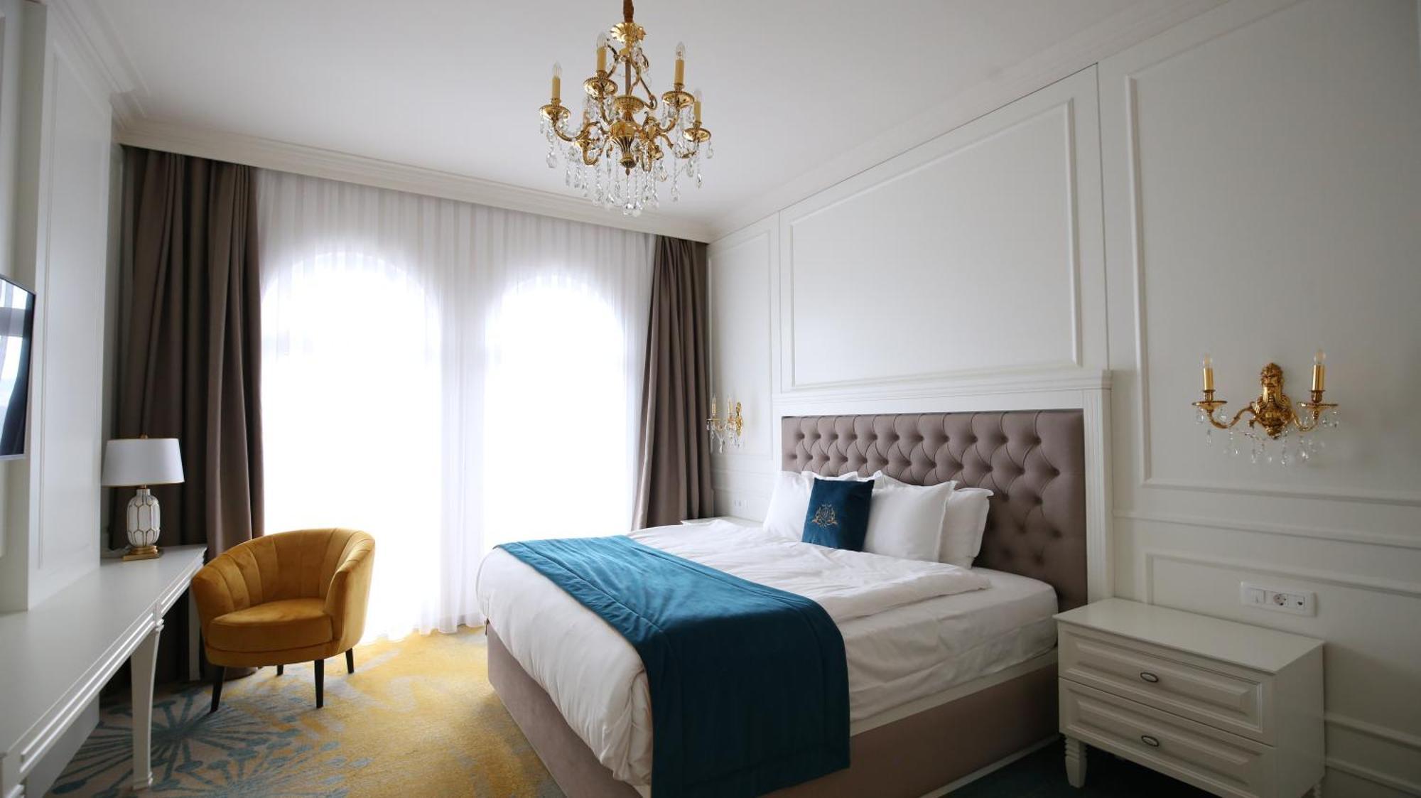 Boge Grand Hotel Belushi מראה חיצוני תמונה