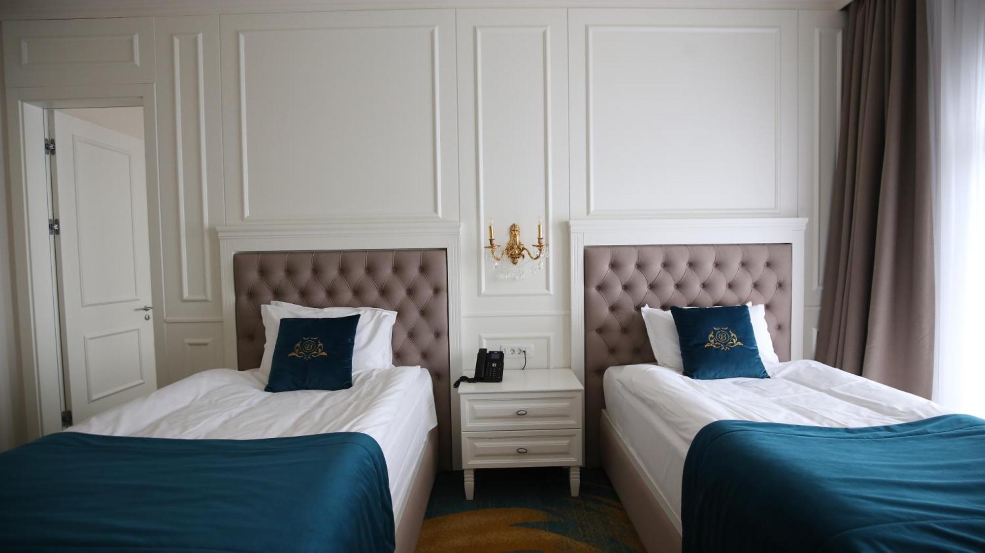 Boge Grand Hotel Belushi מראה חיצוני תמונה