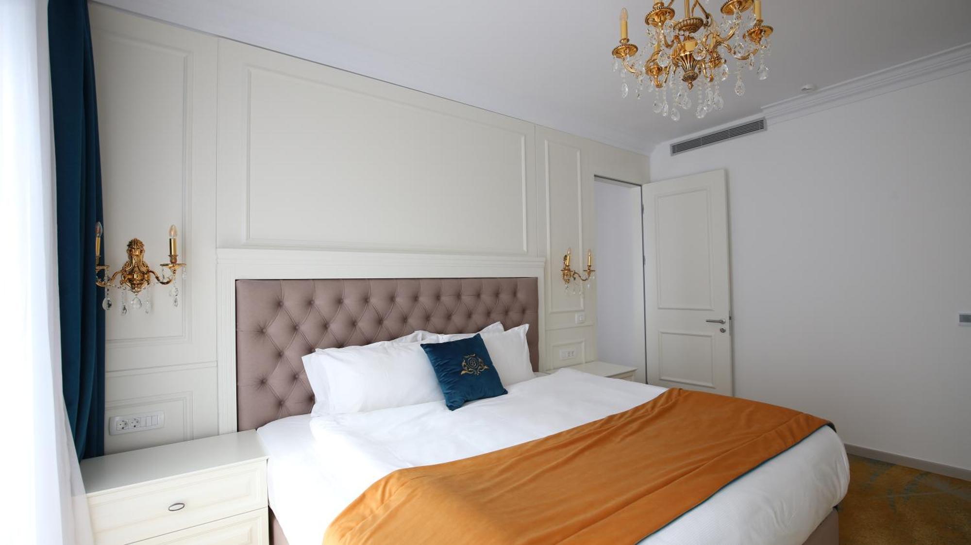 Boge Grand Hotel Belushi מראה חיצוני תמונה