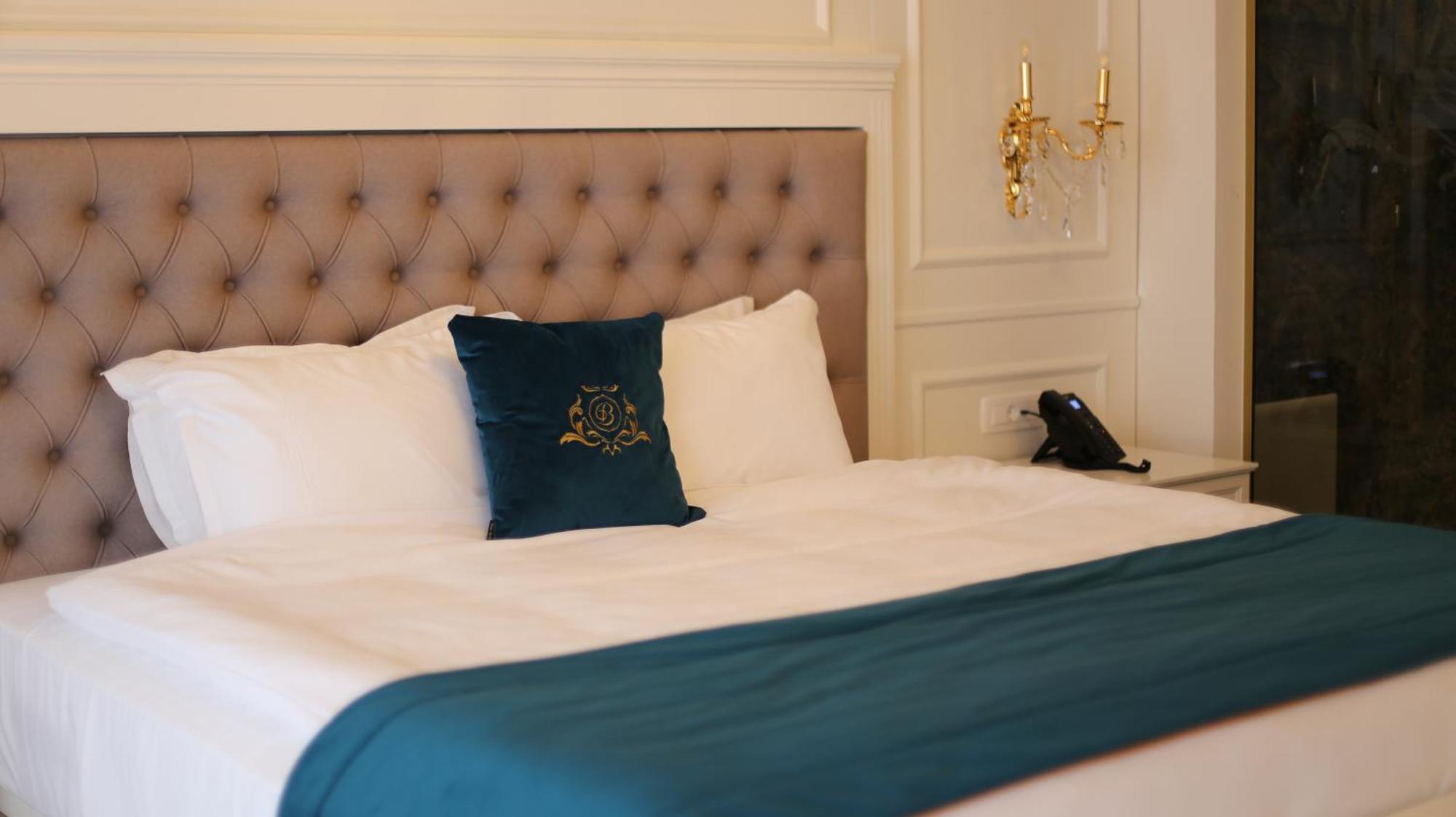 Boge Grand Hotel Belushi מראה חיצוני תמונה