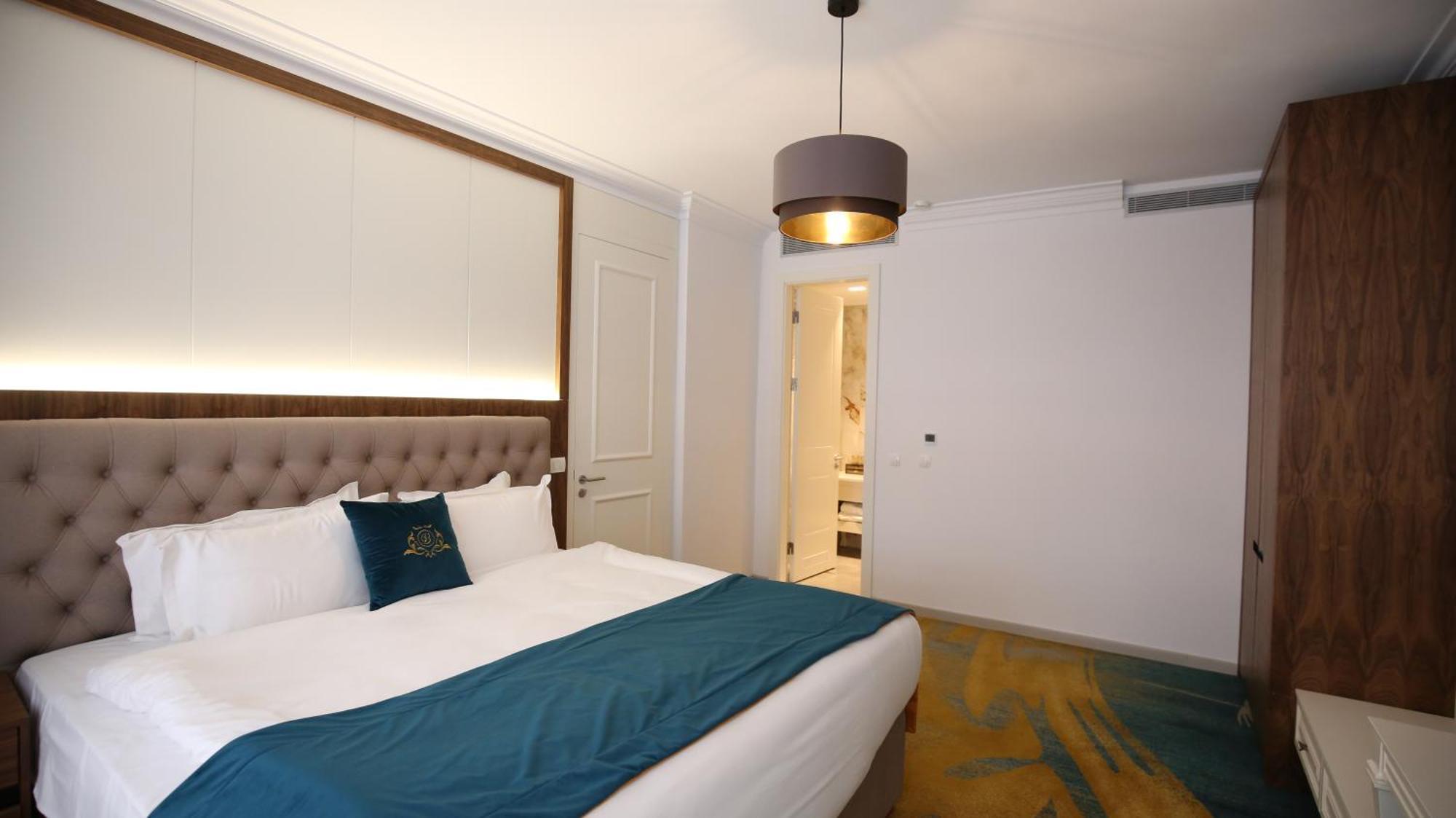 Boge Grand Hotel Belushi מראה חיצוני תמונה