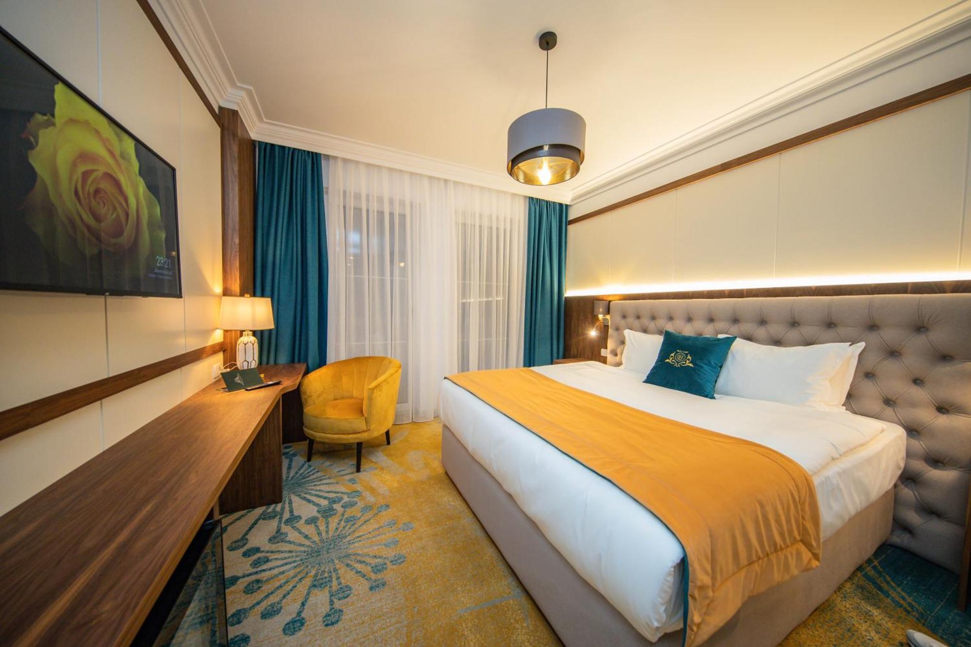 Boge Grand Hotel Belushi מראה חיצוני תמונה
