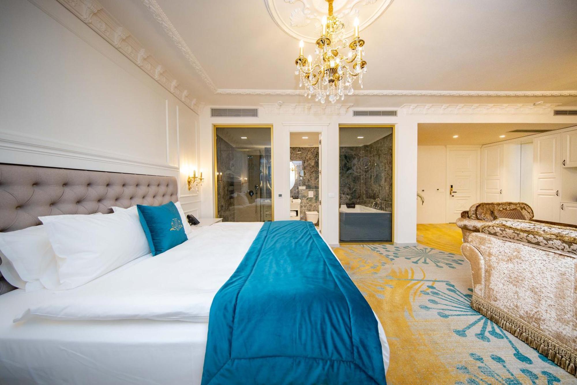 Boge Grand Hotel Belushi מראה חיצוני תמונה