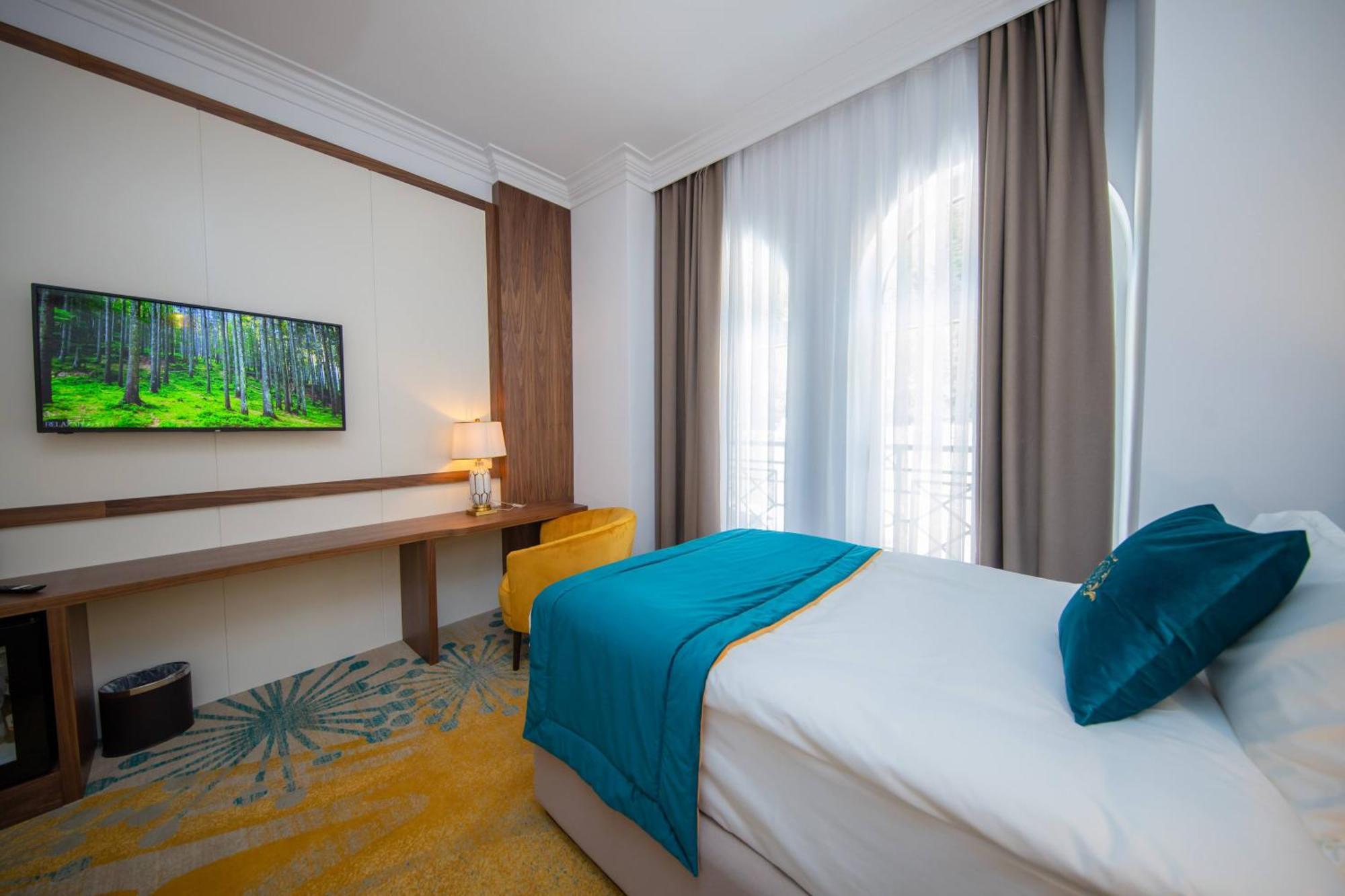 Boge Grand Hotel Belushi מראה חיצוני תמונה