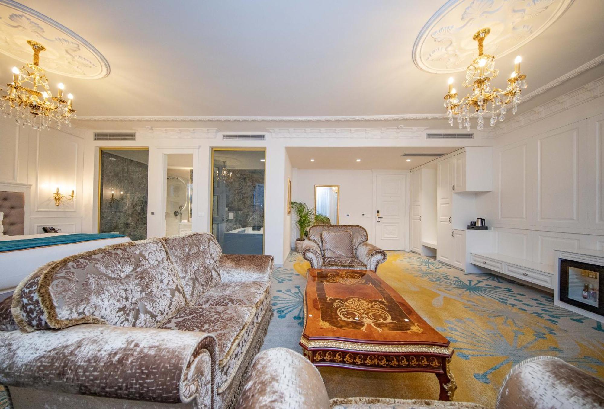 Boge Grand Hotel Belushi מראה חיצוני תמונה