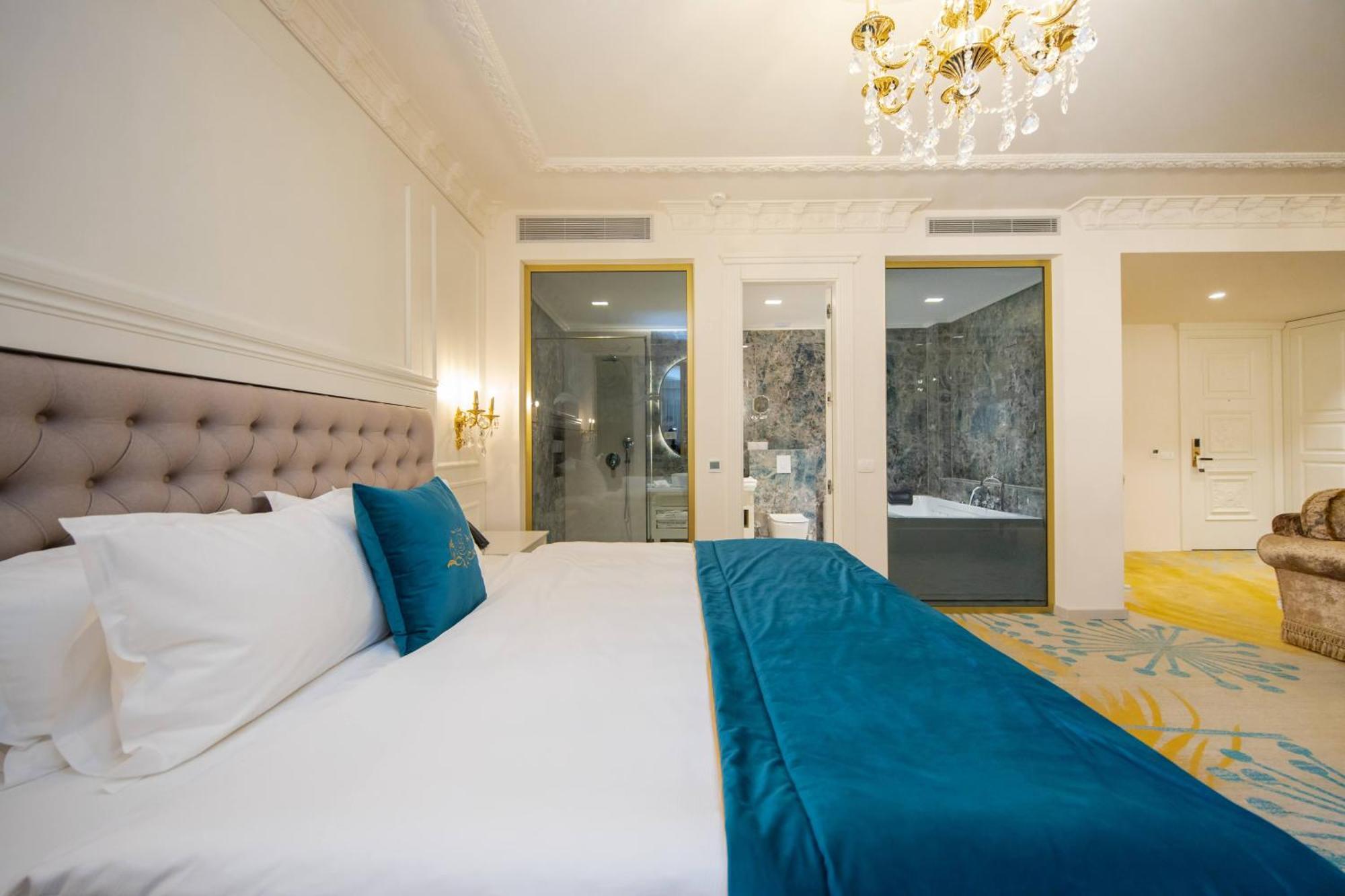 Boge Grand Hotel Belushi מראה חיצוני תמונה