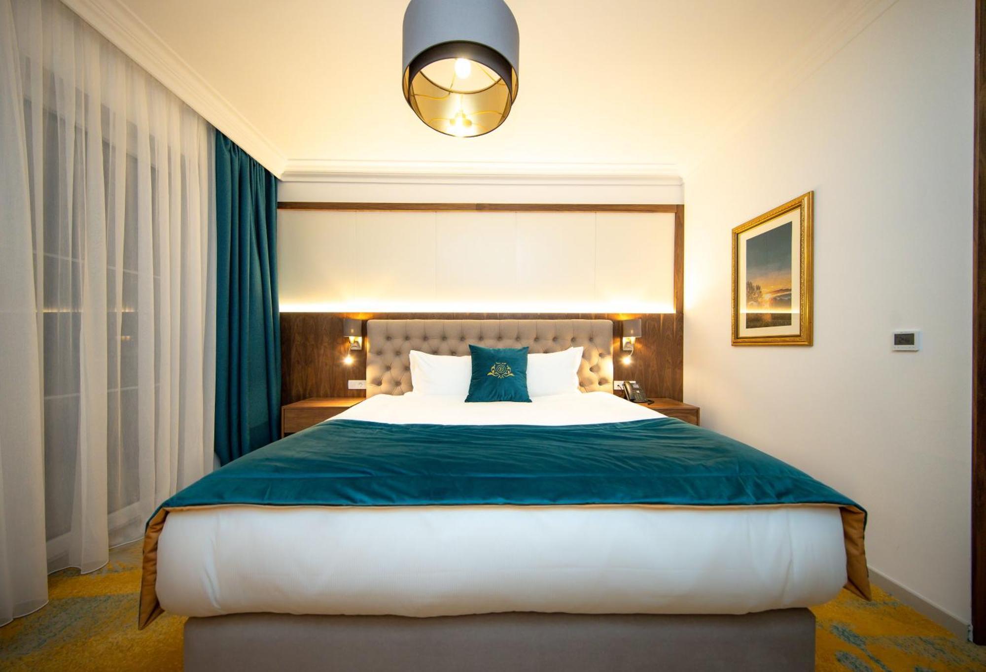 Boge Grand Hotel Belushi מראה חיצוני תמונה
